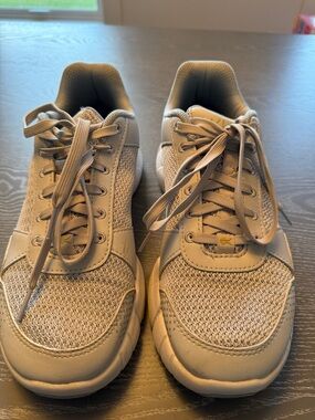 KURU Quantum II athletic shoes